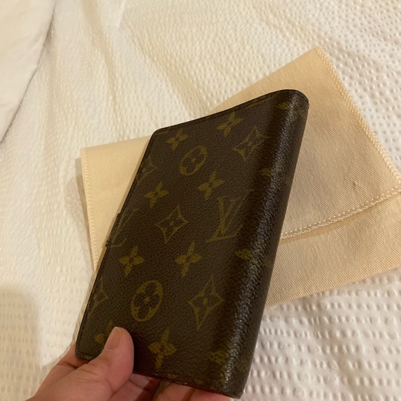 🚫SOLD🚫 Authentic Louis Vuitton Agenda - Picture 5 of 7
